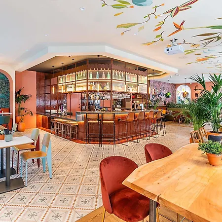 ホテル イビス リスボア パルケ ダス ナソエス