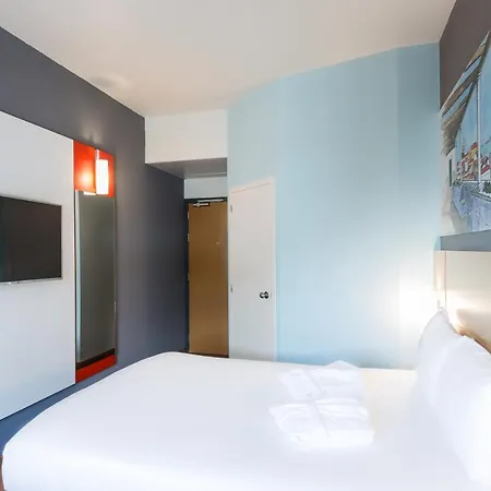 Hotel Ibis Parque Nacoes 3*