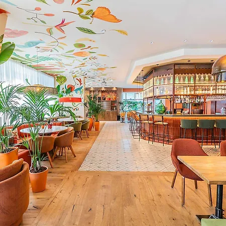 Ibis Parque Nacoes 3* Lisboa
