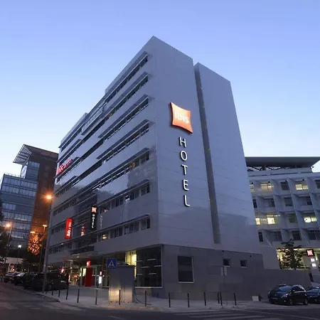 Ibis Parque Nacoes 3*