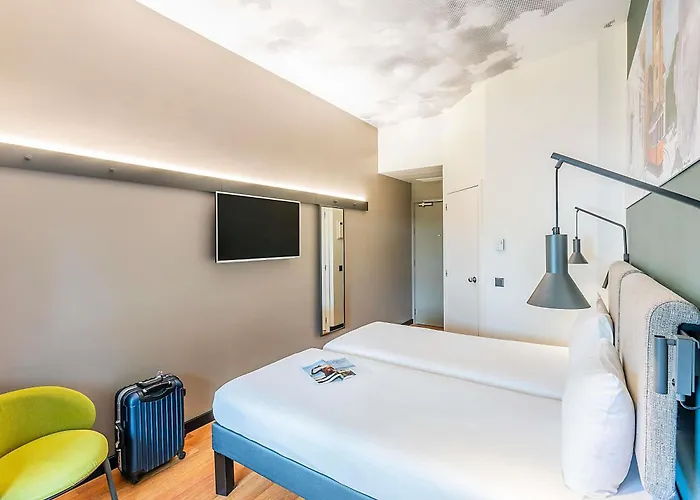 Hotel Ibis Parque Nacoes 3*