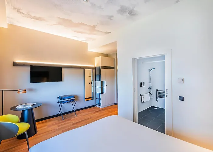 Отель Ibis Parque Nacoes Лиссабон