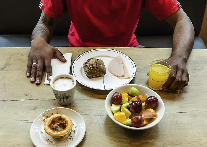 Отель Ibis Parque Nacoes Лиссабон