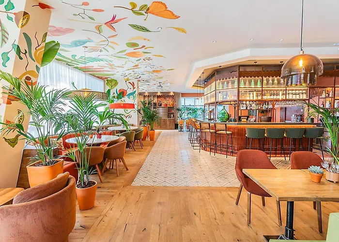 Отель Ibis Parque Nacoes 3*